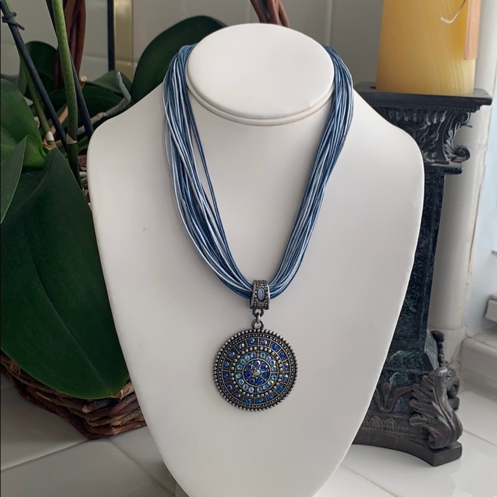 Beautiful choker with different tones of blue - Picture 1 of 6